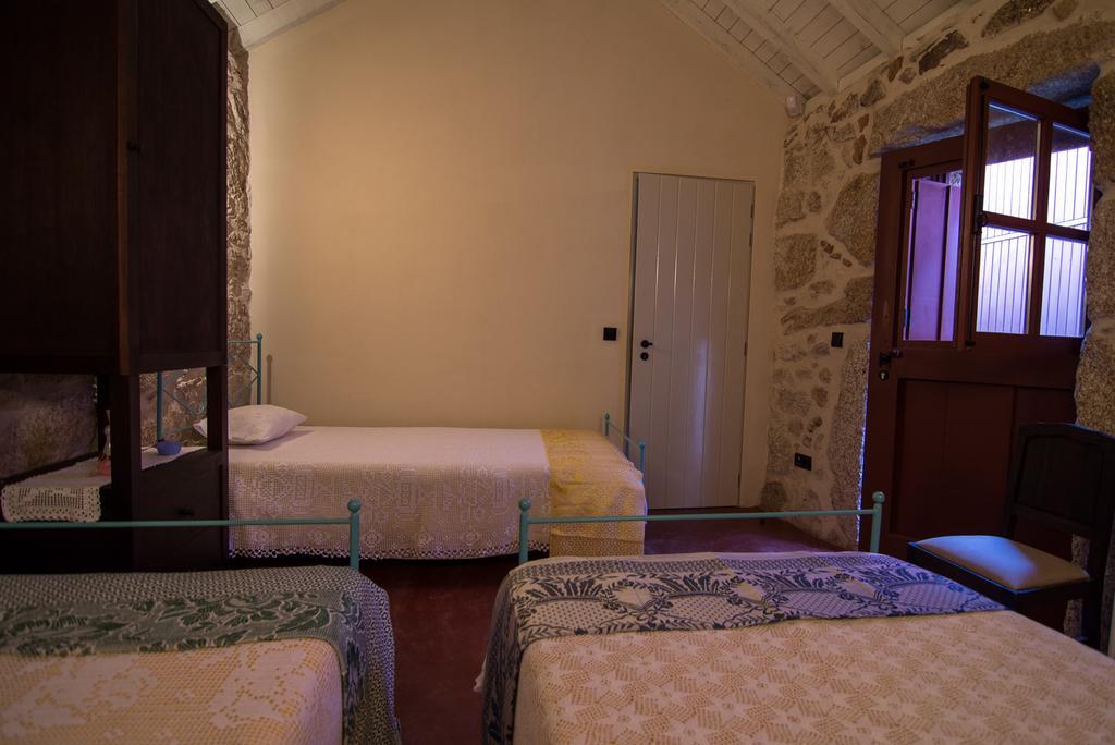 Maison d'hôtes Casas Dos Avos à Vale de Cambra Chambre photo