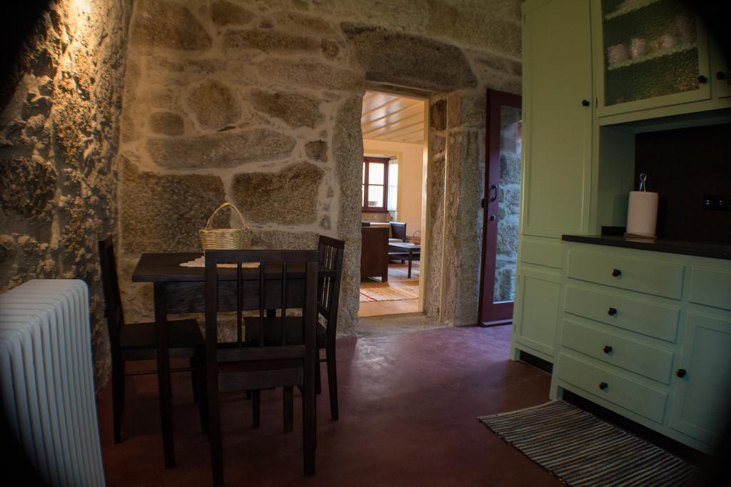Maison d'hôtes Casas Dos Avos à Vale de Cambra Chambre photo