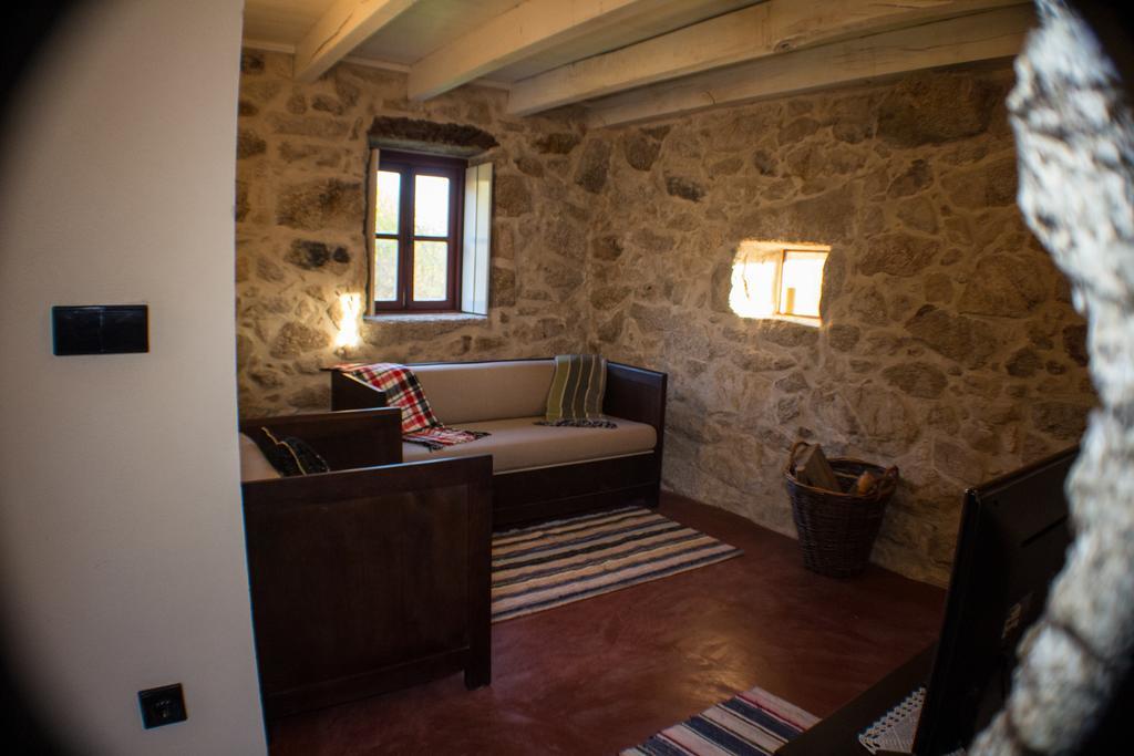 Maison d'hôtes Casas Dos Avos à Vale de Cambra Chambre photo