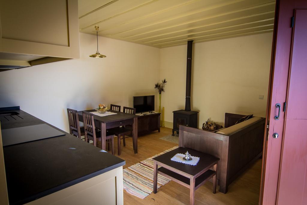 Maison d'hôtes Casas Dos Avos à Vale de Cambra Chambre photo