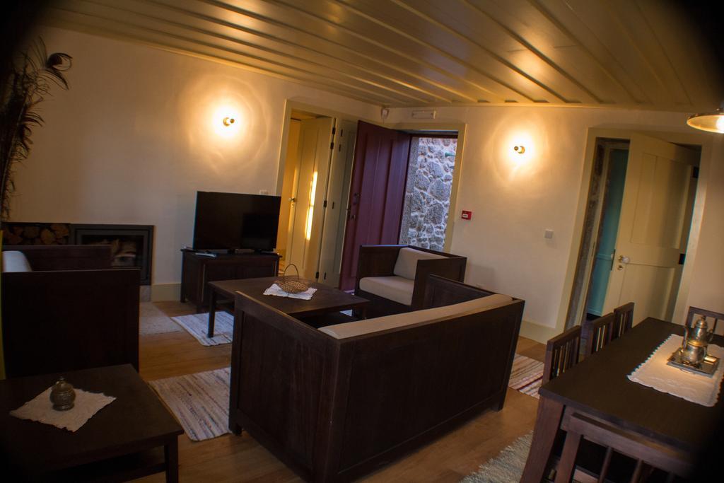 Maison d'hôtes Casas Dos Avos à Vale de Cambra Chambre photo